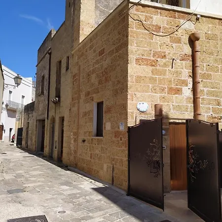 Le Rondini - Camera In Centro Storico בית הארחה