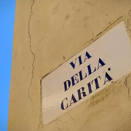 Le Rondini - Camera In Centro Storico בית הארחה טריקאסה